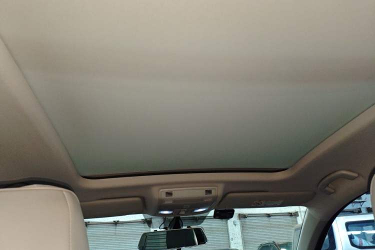 Used Volkswagen Tharu 2021 280TSI Two-Wheel-Drive Luxury Plus Edition Headliner
