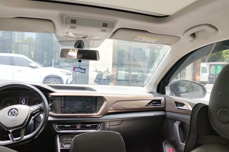 Used Volkswagen Tharu 2021 280TSI Two-Wheel-Drive Luxury Edition Headliner