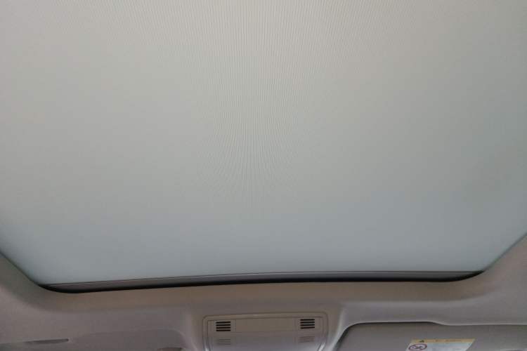 Used Volkswagen Tharu 2021 280TSI Two-Wheel-Drive Luxury Plus Edition Headliner