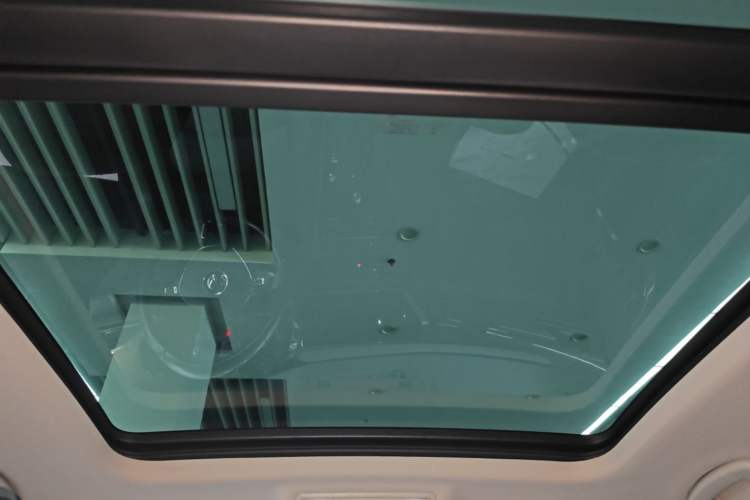 Used Volkswagen Tharu 2021 280TSI Two-Wheel-Drive Luxury Plus Edition Headliner