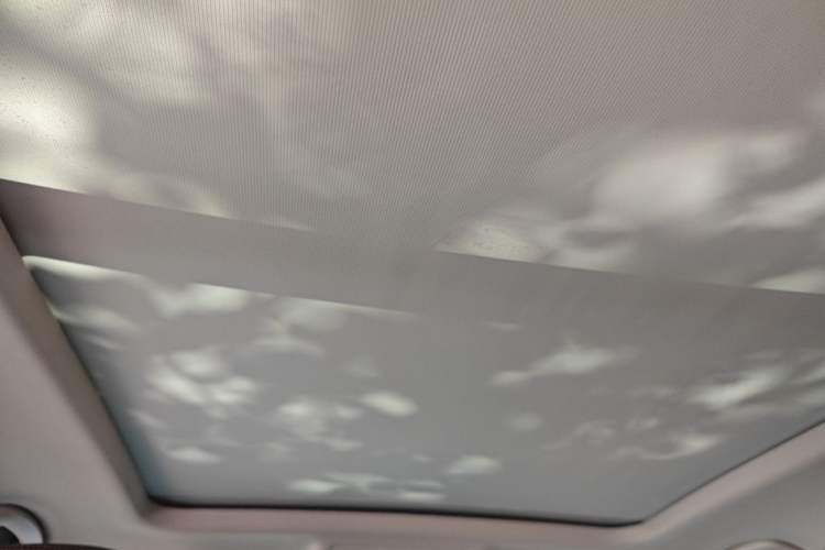 Used Volkswagen Tharu 2021 280TSI Two-Wheel-Drive Luxury Plus Edition Headliner