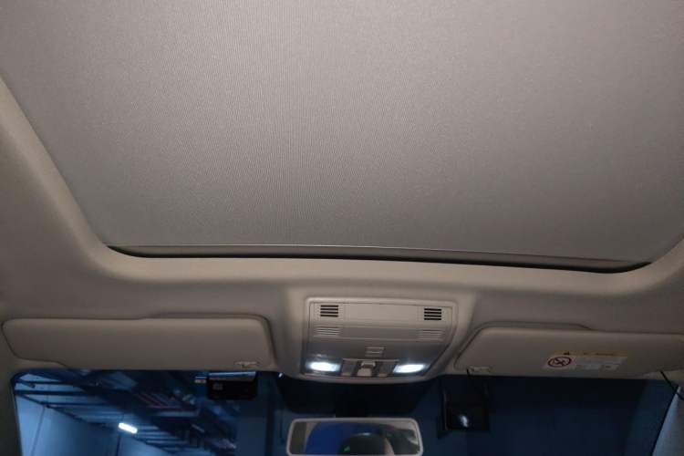 Used Volkswagen Tharu 2021 280TSI Two-Wheel-Drive Luxury Plus Edition Headliner