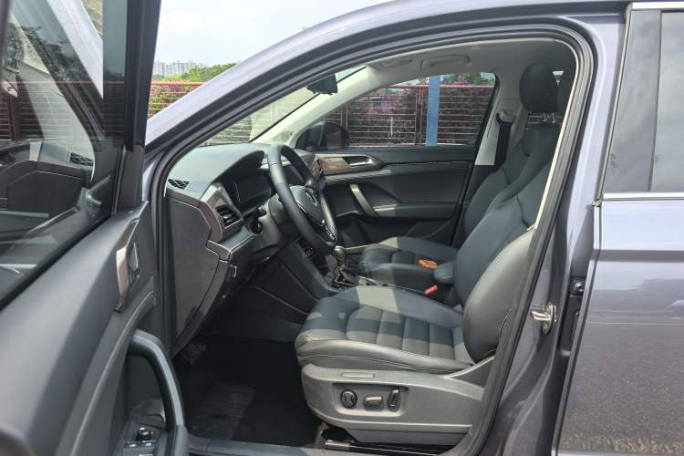 Used Volkswagen Tharu 2021 330TSI Four-Wheel Drive Flagship Edition Interior 11