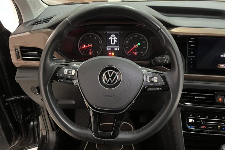 Used Volkswagen Tharu 2021 280TSI Two-Wheel-Drive Luxury Plus Edition Interior 2