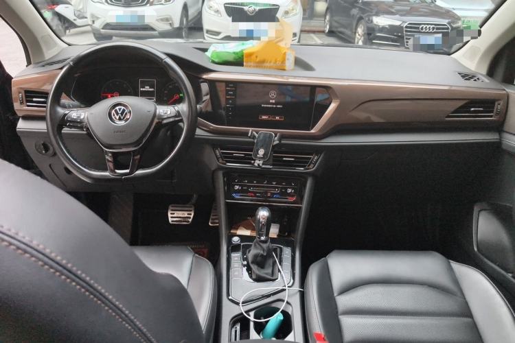 Used Volkswagen Tharu 2021 280TSI Two-Wheel-Drive Luxury Plus Edition Interior 2