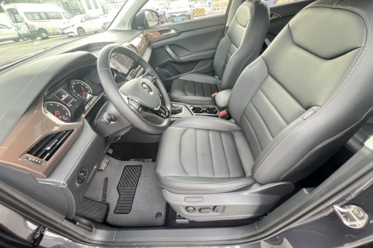 Used Volkswagen Tharu 2021 280TSI Two-Wheel-Drive Luxury Plus Edition Interior 4