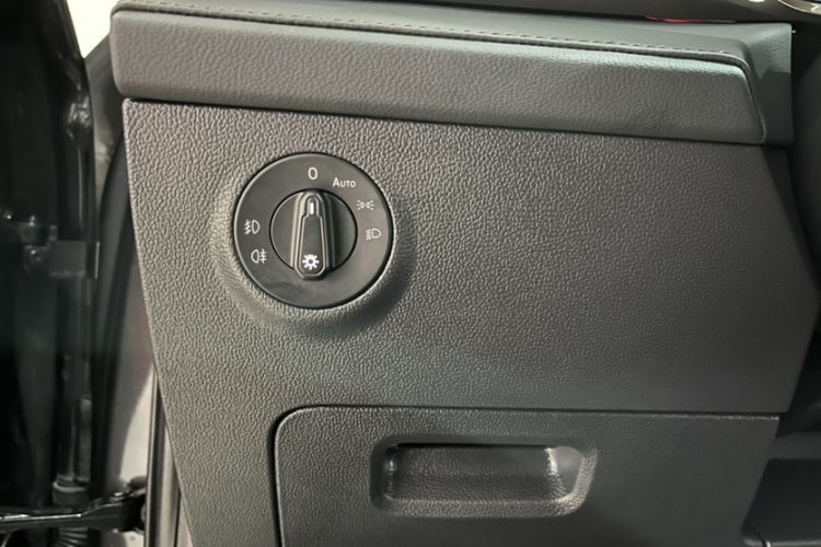 Used Volkswagen Tharu 2021 280TSI Two-Wheel-Drive Luxury Plus Edition Interior 8