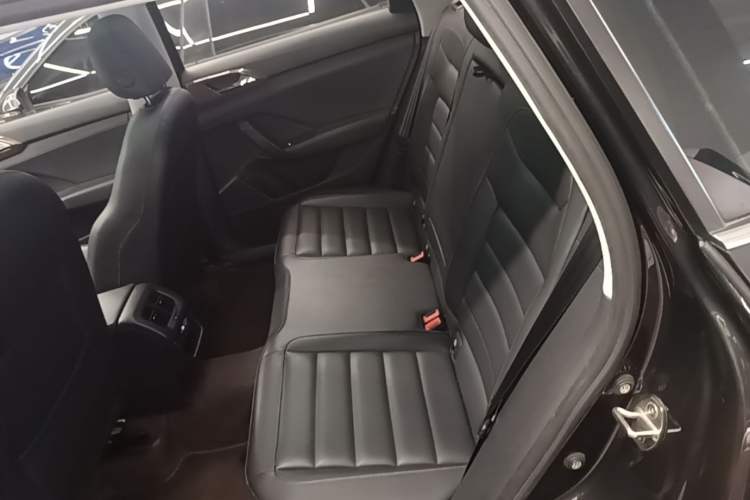 Used Volkswagen Tharu 2021 280TSI Two-Wheel-Drive Luxury Edition Left Rear Seat