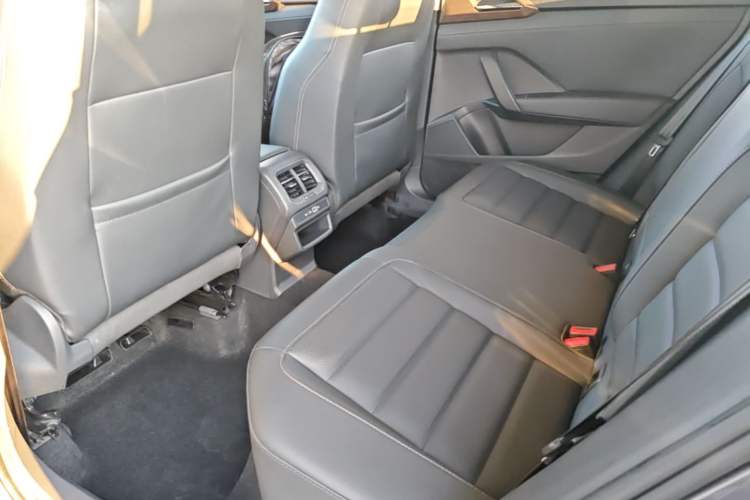 Used Volkswagen Tharu 2021 280TSI Two-Wheel-Drive Luxury Plus Edition Left Rear Seat