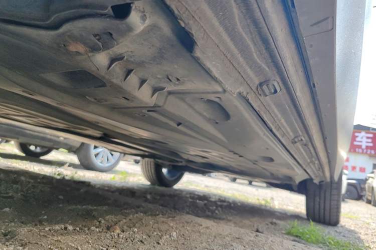 Used Volkswagen Tharu 2021 280TSI Two-Wheel-Drive Luxury Plus Edition Left Side Sill