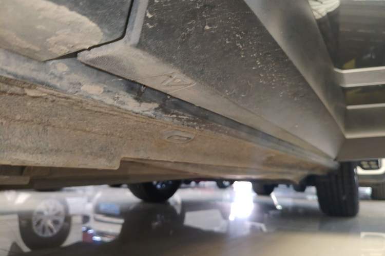 Used Volkswagen Tharu 2021 280TSI Two-Wheel-Drive Luxury Edition Left Side Sill