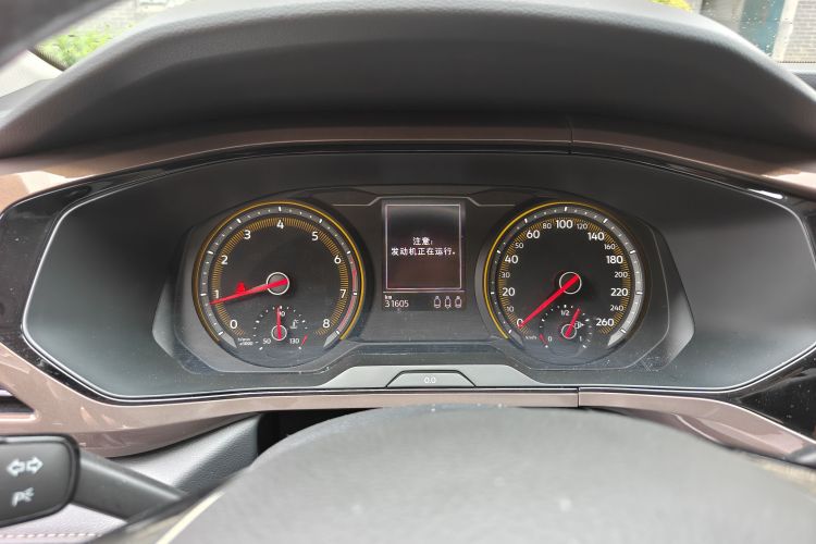 Used Volkswagen Tharu 2021 280TSI Two-Wheel-Drive Luxury Plus Edition Odometer Close Up