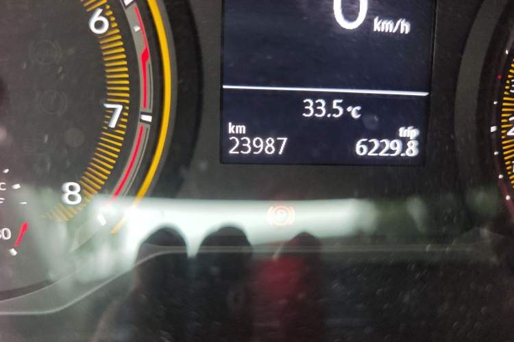 Used Volkswagen Tharu 2021 280TSI Two-Wheel Drive Comfort Edition Odometer Close Up
