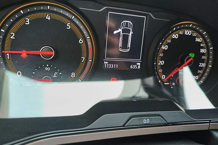 Used Volkswagen Tharu 2021 280TSI Two-Wheel-Drive Luxury Edition Odometer Close Up