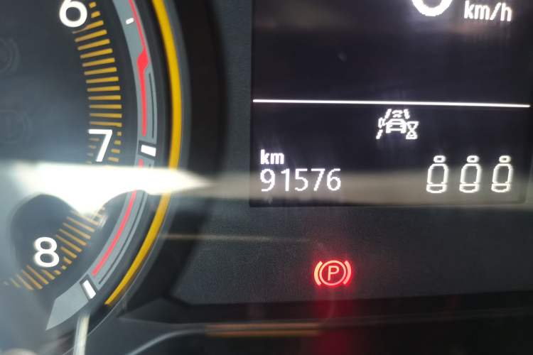 Used Volkswagen Tharu 2021 280TSI Two-Wheel-Drive Luxury Plus Edition Odometer Close Up