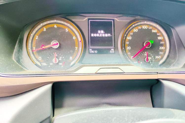 Used Volkswagen Tharu 2021 280TSI Two-Wheel-Drive Luxury Plus Edition Odometer Close Up