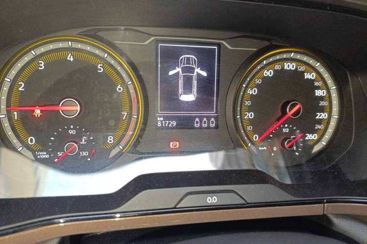 Used Volkswagen Tharu 2021 280TSI Two-Wheel-Drive Luxury Plus Edition Odometer Close Up
