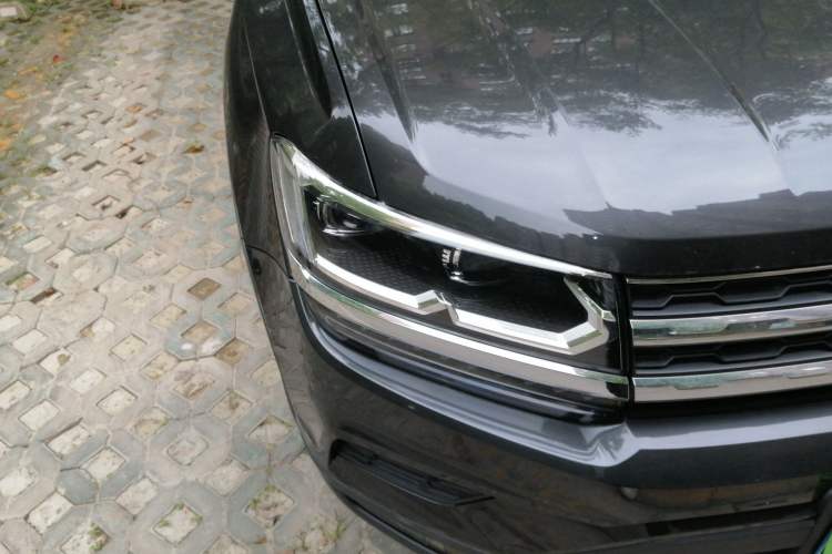 Used Volkswagen Tharu 2021 280TSI Two-Wheel-Drive Luxury Plus Edition Right Front Headlight