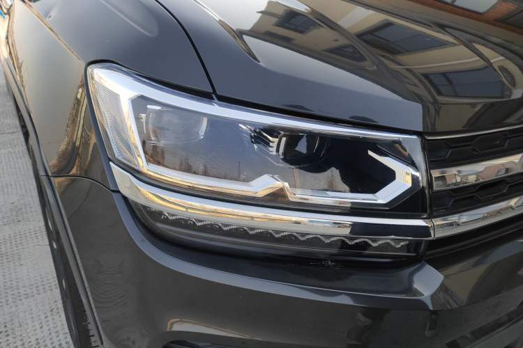 Used Volkswagen Tharu 2021 280TSI Two-Wheel-Drive Luxury Edition Right Front Headlight