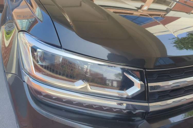 Used Volkswagen Tharu 2021 280TSI Two-Wheel-Drive Luxury Plus Edition Right Front Headlight