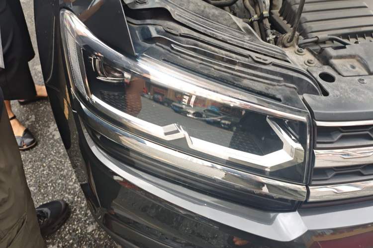 Used Volkswagen Tharu 2021 280TSI Two-Wheel-Drive Luxury Plus Edition Right Front Headlight