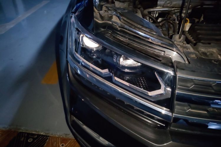 Used Volkswagen Tharu 2021 280TSI Two-Wheel-Drive Luxury Plus Edition Right Front Headlight
