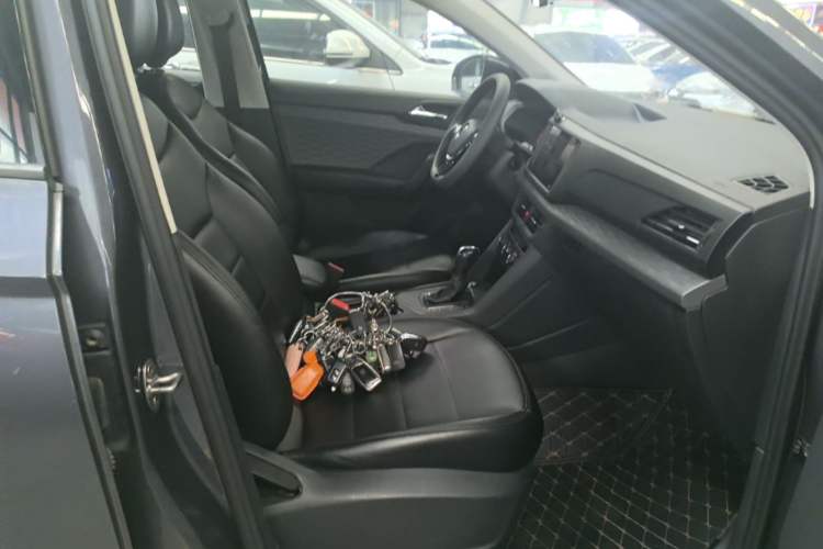 Used Volkswagen Tharu 2021 280TSI Two-Wheel Drive Trend Edition Right Front Seat