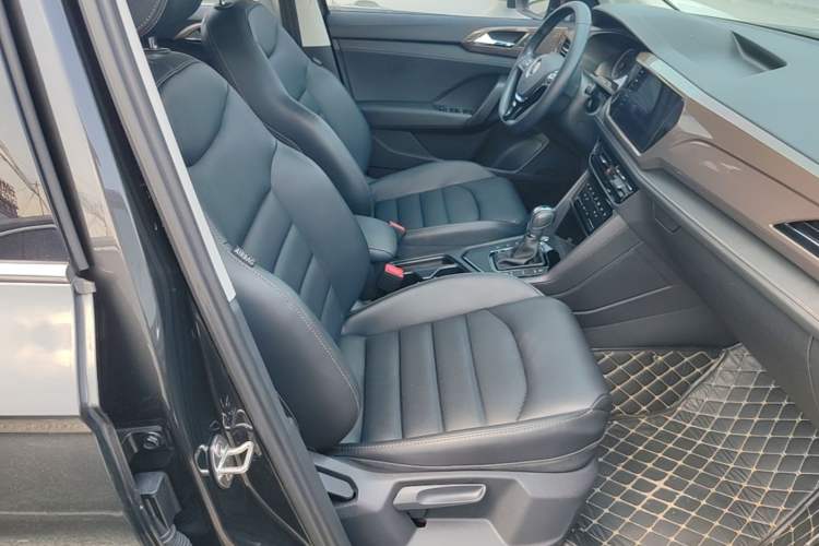 Used Volkswagen Tharu 2021 280TSI Two-Wheel-Drive Luxury Plus Edition Right Front Seat