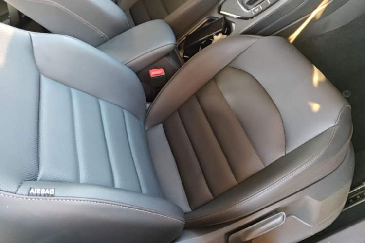 Used Volkswagen Tharu 2021 280TSI Two-Wheel-Drive Luxury Plus Edition Right Front Seat