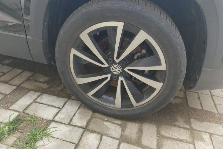 Used Volkswagen Tharu 2021 280TSI Two-Wheel-Drive Luxury Plus Edition Right Front Wheel Hub