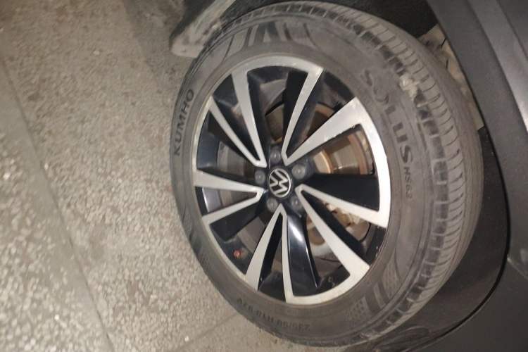 Used Volkswagen Tharu 2021 280TSI Two-Wheel-Drive Luxury Plus Edition Right Front Wheel Hub
