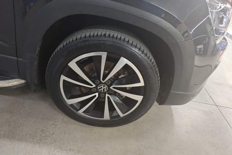 Used Volkswagen Tharu 2021 280TSI Two-Wheel-Drive Luxury Plus Edition Right Front Wheel Hub