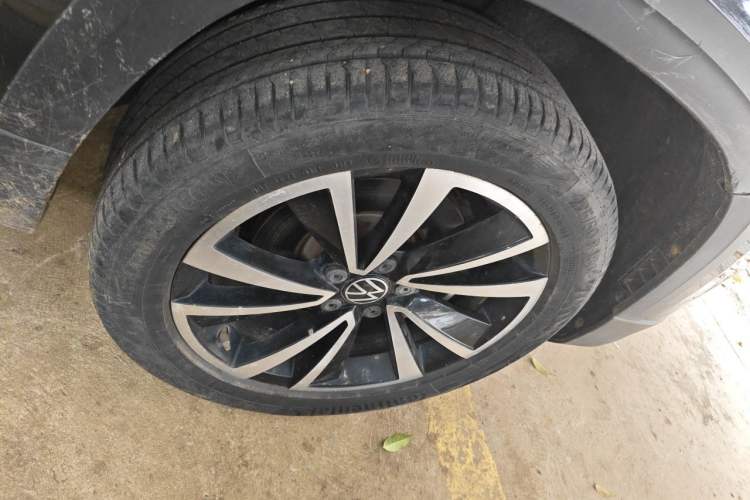 Used Volkswagen Tharu 2021 280TSI Two-Wheel-Drive Luxury Plus Edition Right Front Wheel Hub