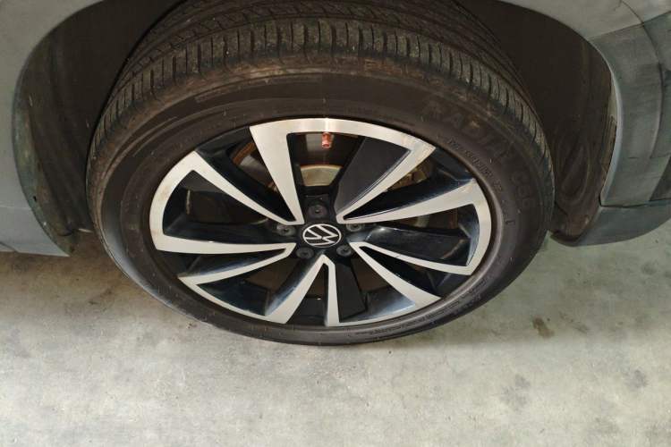 Used Volkswagen Tharu 2021 280TSI Two-Wheel-Drive Luxury Plus Edition Right Front Wheel Hub