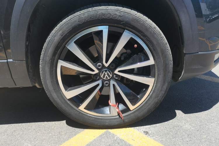 Used Volkswagen Tharu 2021 280TSI Two-Wheel-Drive Luxury Plus Edition Right Front Wheel Hub