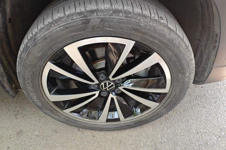 Used Volkswagen Tharu 2021 280TSI Two-Wheel-Drive Luxury Plus Edition Right Front Wheel Hub