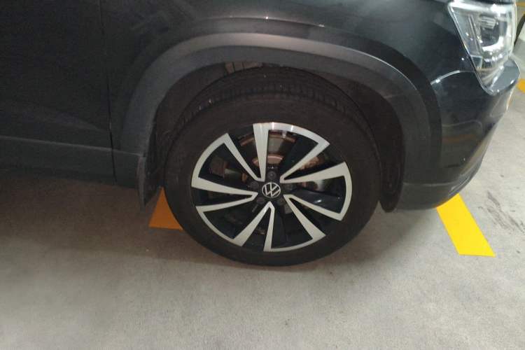 Used Volkswagen Tharu 2021 280TSI Two-Wheel-Drive Luxury Plus Edition Right Front Wheel Hub