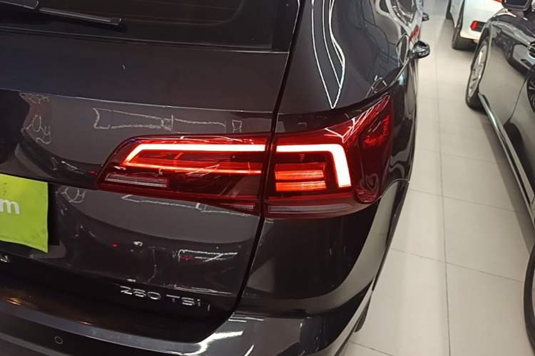 Used Volkswagen Tharu 2021 280TSI Two-Wheel-Drive Luxury Edition Right Rear Taillight