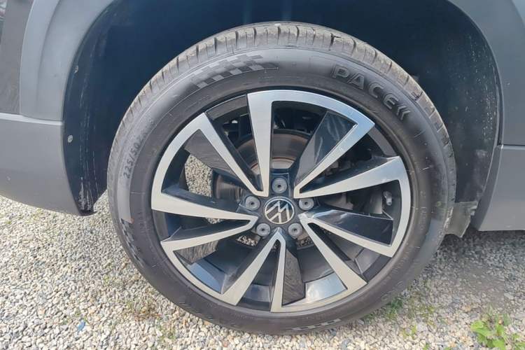 Used Volkswagen Tharu 2021 280TSI Two-Wheel-Drive Luxury Plus Edition Right Rear Wheel Hub