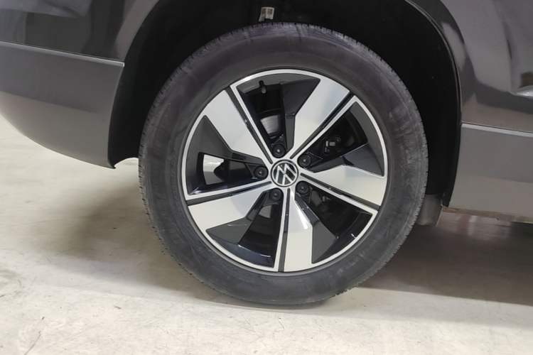 Used Volkswagen Tharu 2021 280TSI Two-Wheel Drive Comfort Edition Right Rear Wheel Hub