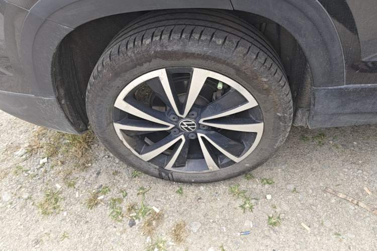 Used Volkswagen Tharu 2021 280TSI Two-Wheel-Drive Luxury Plus Edition Right Rear Wheel Hub