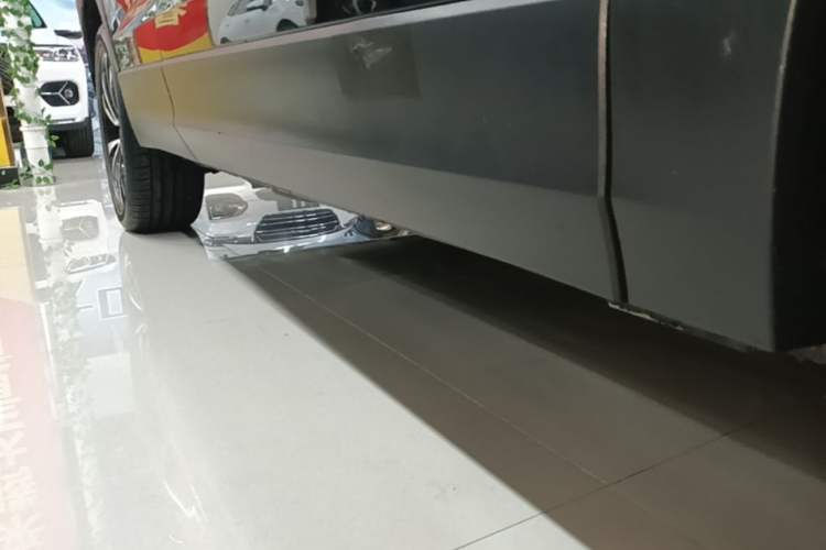 Used Volkswagen Tharu 2021 280TSI Two-Wheel-Drive Luxury Plus Edition Right Side Sill