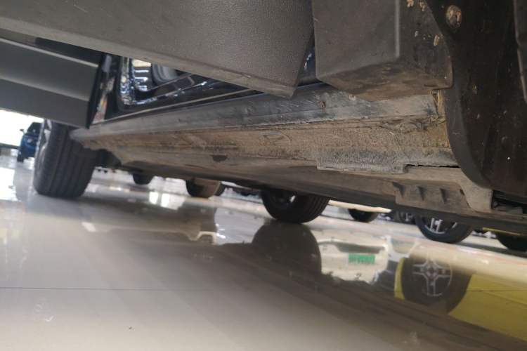 Used Volkswagen Tharu 2021 280TSI Two-Wheel-Drive Luxury Edition Right Side Sill