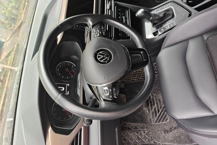 Used Volkswagen Tharu 2021 280TSI Two-Wheel-Drive Luxury Plus Edition Steering Wheel
