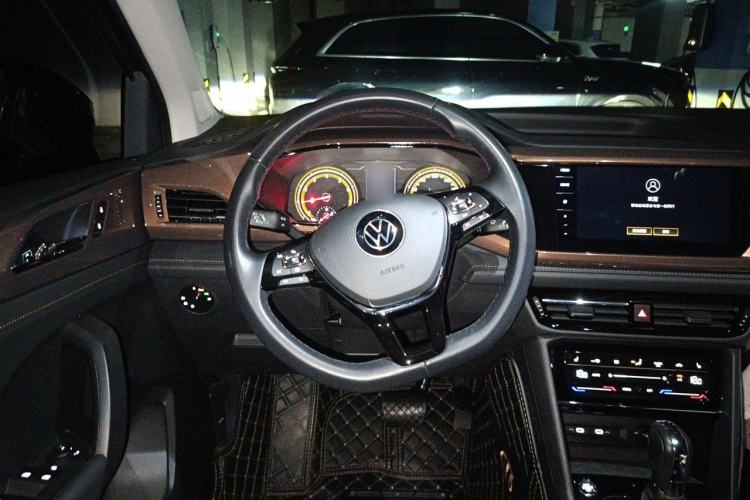Used Volkswagen Tharu 2021 330TSI All-Wheel Drive Luxury PLUS Version Steering Wheel