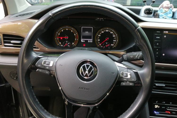 Used Volkswagen Tharu 2021 280TSI Two-Wheel-Drive Luxury Plus Edition Steering Wheel