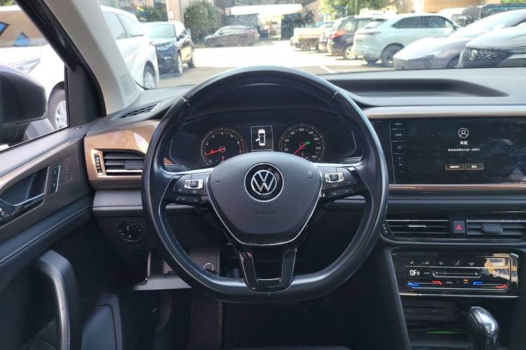 Used Volkswagen Tharu 2021 280TSI Two-Wheel-Drive Luxury Plus Edition Steering Wheel