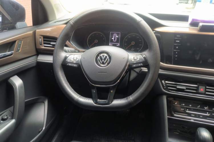 Used Volkswagen Tharu 2021 280TSI Two-Wheel-Drive Luxury Plus Edition Steering Wheel