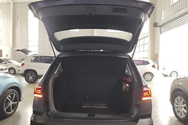 Used Volkswagen Tharu 2021 280TSI Two-Wheel Drive Comfort Edition Trunk