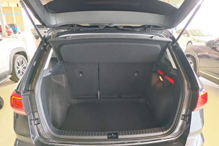 Used Volkswagen Tharu 2021 280TSI Two-Wheel Drive Comfort Edition Trunk